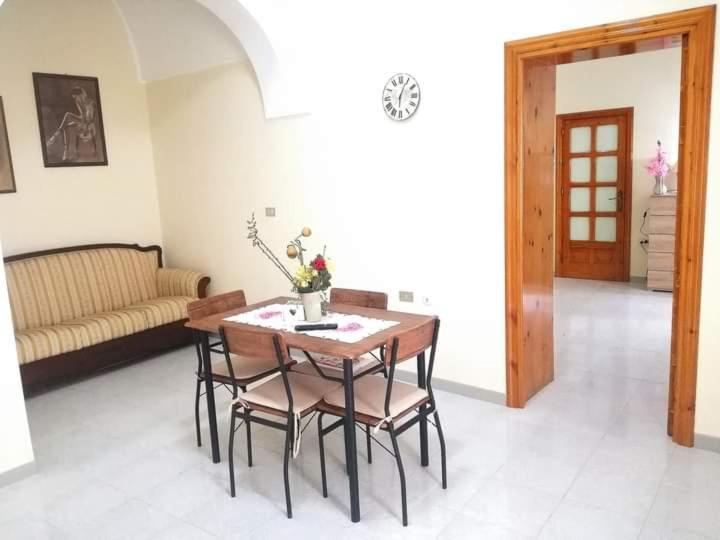 L 'Alcova Holidays Home Centro Storico Ceglie Messapica Exterior foto
