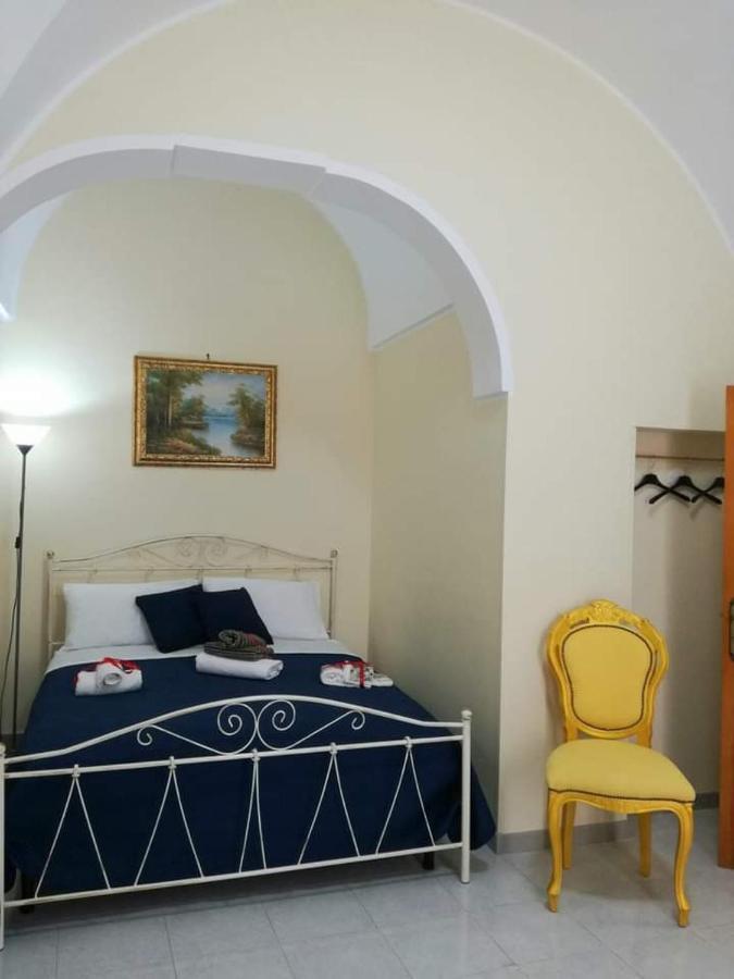 L 'Alcova Holidays Home Centro Storico Ceglie Messapica Exterior foto