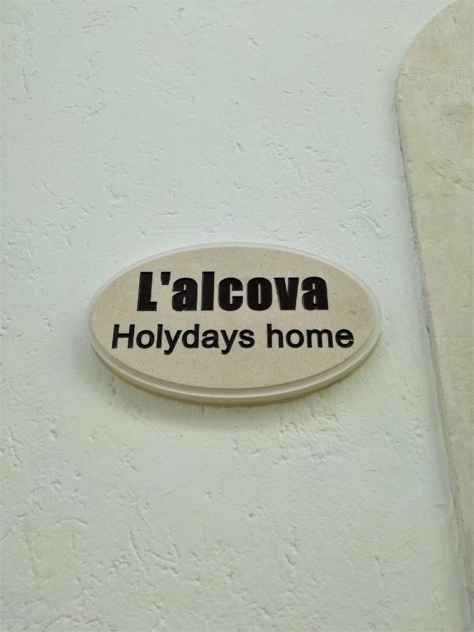 L 'Alcova Holidays Home Centro Storico Ceglie Messapica Exterior foto
